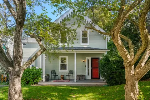 139 Cushing St #5, Cambridge, MA 02138