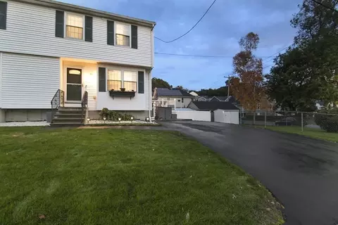31 Joseph St, Worcester, MA 01604 photo 4