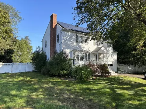 81 Bacon St, Natick, MA 01760