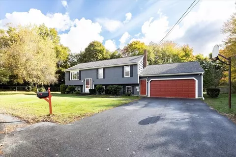 17 Tirrell Dr, Rockland, MA 02370