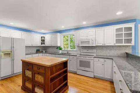 128 Adams St, Dunstable, MA 01827 photo 3