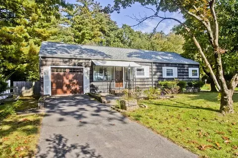 520 Dutchess St, Springfield, MA 01129 photo 2