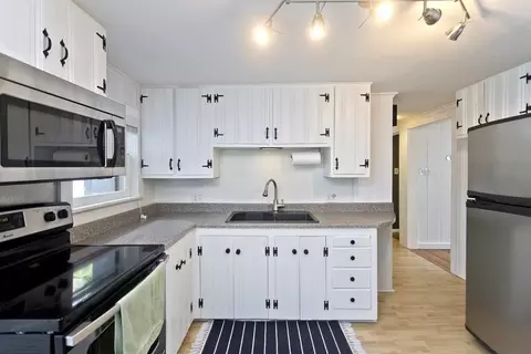 520 Dutchess St, Springfield, MA 01129 photo 4