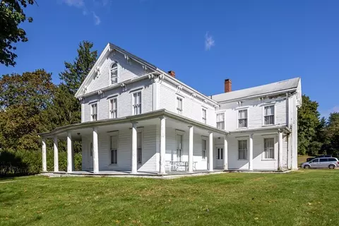 834 Plymouth St, Middleboro, MA 02346