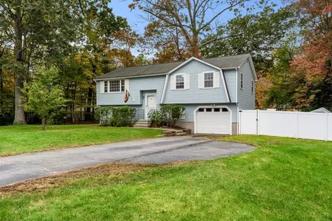 31 Newton Ter, Tewksbury, MA 01876