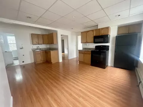 70 Pilgrim, Worcester, MA 01604 photo 3