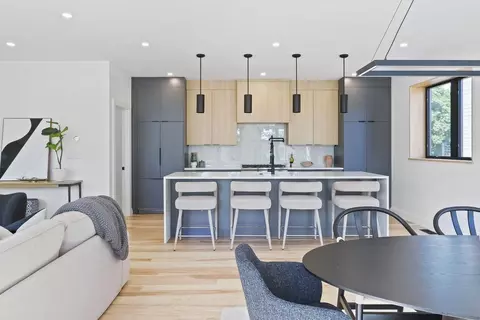 25 Hall St #2, Waltham, MA 02453