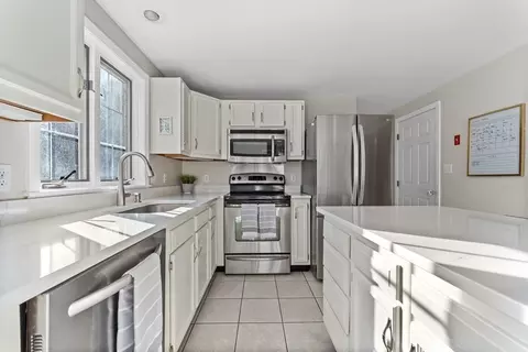 28 Robbins Rd, Ayer, MA 01432 photo 5