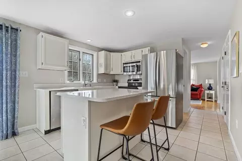 28 Robbins Rd, Ayer, MA 01432 photo 4