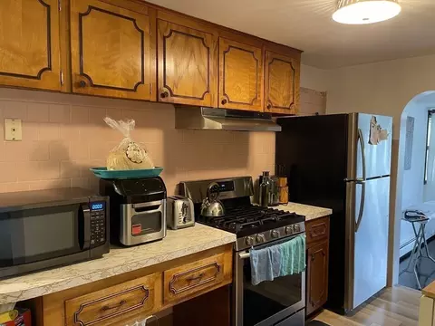 2 Emerson St, Worcester, MA 01604 photo 4
