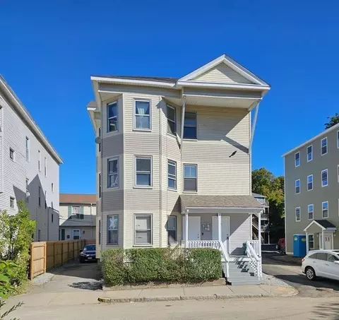 21 Henchman St, Worcester, MA 01605