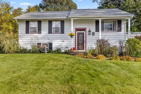 71 Chandler Dr, Marshfield, MA 02050