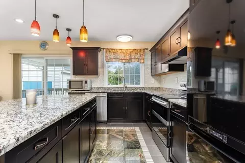 28 Stebbins St, Worcester, MA 01607 photo 3