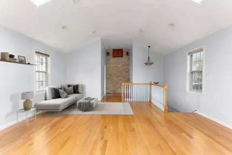 28 Stebbins St, Worcester, MA 01607 photo 16