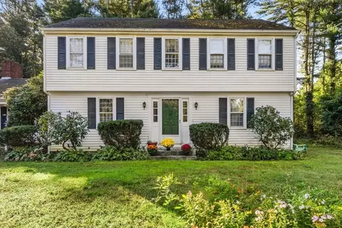 25 Templewood Dr, Duxbury, MA 02332