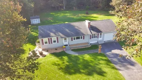 80 Putnam Dr, Westfield, MA 01085