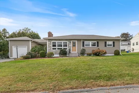 2 Coronet Ave, Methuen, MA 01844