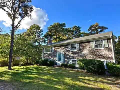 17 Toms Path, Dennis, MA 02639