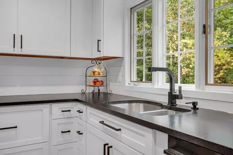 22 High St, Ashburnham, MA 01430 photo 8