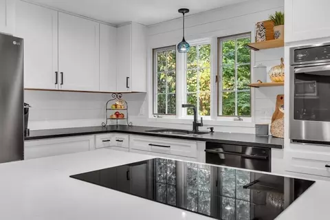 22 High St, Ashburnham, MA 01430 photo 9
