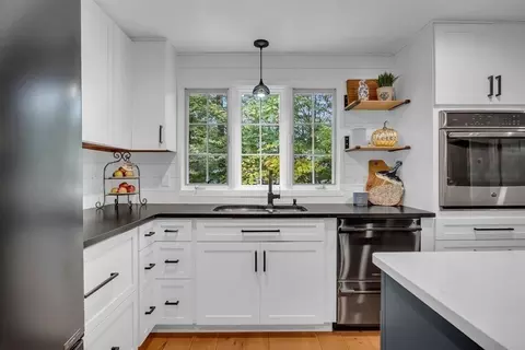 22 High St, Ashburnham, MA 01430 photo 4