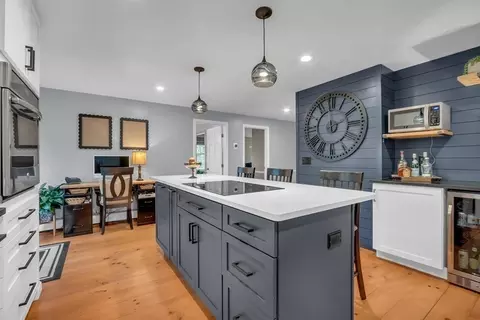 22 High St, Ashburnham, MA 01430 photo 5