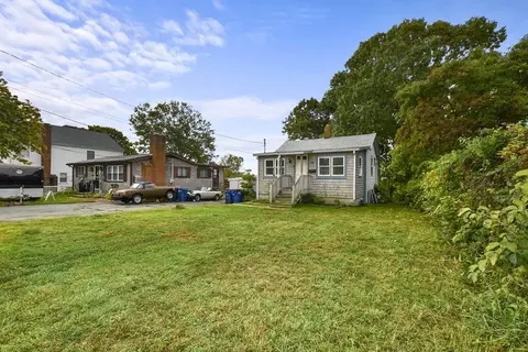 50 Grove St, Fairhaven, MA 02719