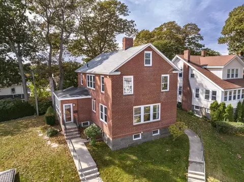 1433 Quincy Shore Dr, Quincy, MA 02169