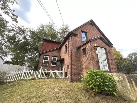 48 Kings Ln, Springfield, MA 01109 photo 2