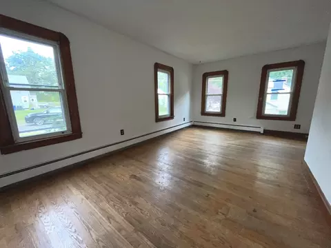 48 Kings Ln, Springfield, MA 01109 photo 6
