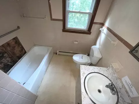 48 Kings Ln, Springfield, MA 01109 photo 14