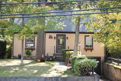 136 South Ave, Attleboro, MA 02703