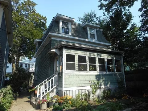 21 Bow Street Pl, Somerville, MA 02143