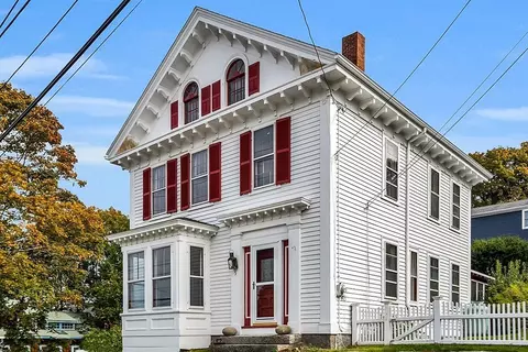 5 Pleasant St #1, Rockport, MA 01966
