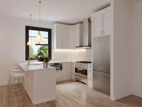 132 W 9th St #1, Boston, MA 02127