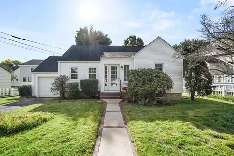 106 Mary St, Arlington, MA 02474