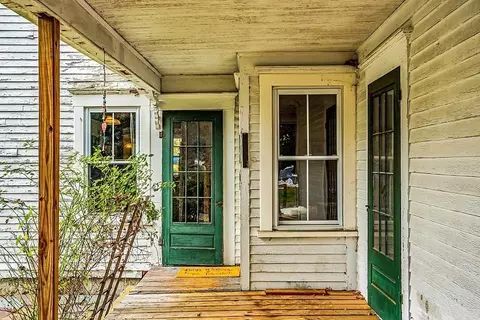 8 Bow St, Townsend, MA 01469 photo 4