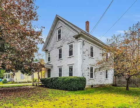8 Bow St, Townsend, MA 01469 photo 3
