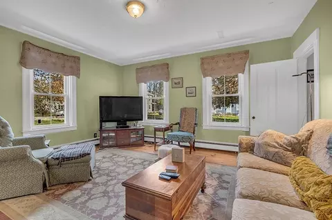 8 Bow St, Townsend, MA 01469 photo 10