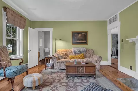 8 Bow St, Townsend, MA 01469 photo 9