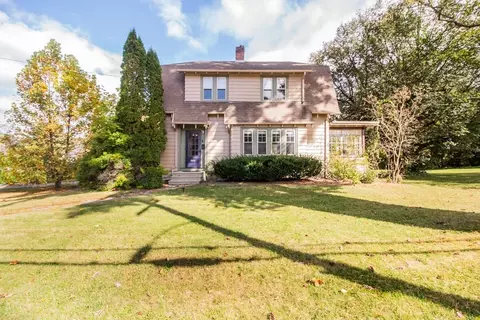 805 School St, Webster, MA 01570