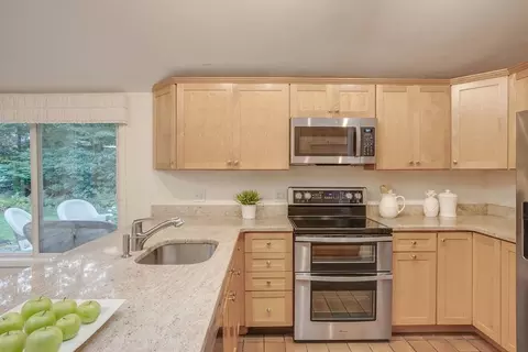 1 Concord Pl, Acton, MA 01720 photo 10