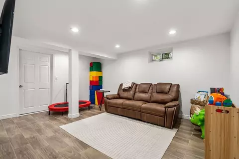 10 Draper St, Canton, MA 02021 photo 23