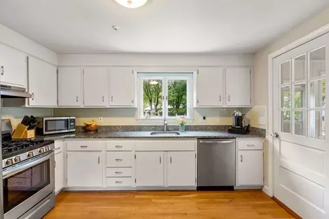 10 Draper St, Canton, MA 02021 photo 5