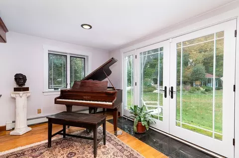 614 High St, Walpole, MA 02081 photo 8