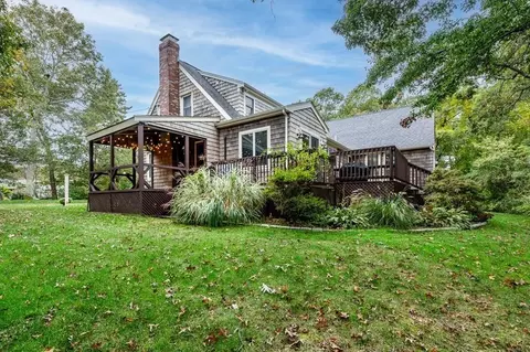 180 School St, Barnstable, MA 02648