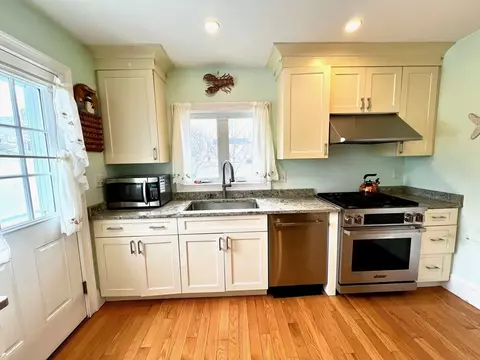 Kitchen - 24 P, Hull, MA 02045 photo 3 of 6