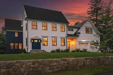 41 Brewster Rd, Hingham, MA 02043