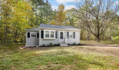 31 Hudson Rd, Bolton, MA 01740