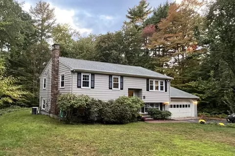 19 Bicknell St, Foxboro, MA 02035